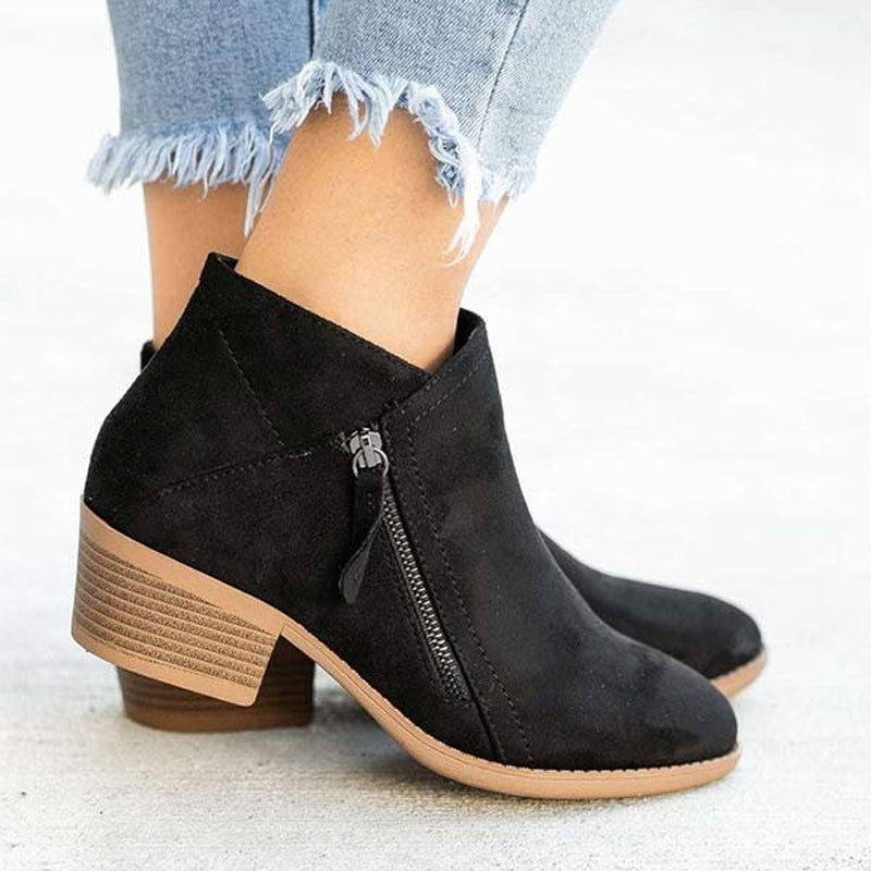 "Damer ankelstövlar i mocka med tjock klack och dragkedja, ortopedisk design, svarta, perfekta för höst- och vårmode."