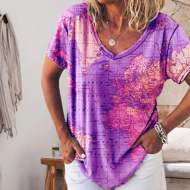 "Damer blå polyester t-shirt med grafiskt kartmotiv, detaljrik, mångfärgad design. Bekväm och stilren."