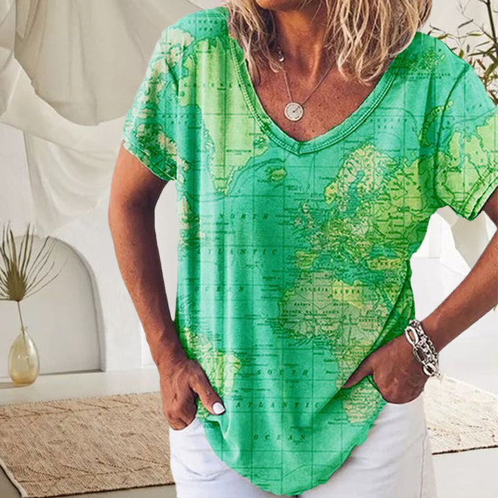 "Damer blå polyester t-shirt med grafiskt kartmotiv, detaljrik, mångfärgad design. Bekväm och stilren."