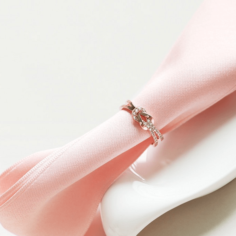 "Damer justerbar vänskaps knut ring i guld, gyllen rosa och silver. Tidlös design med elegant knutmotiv."
