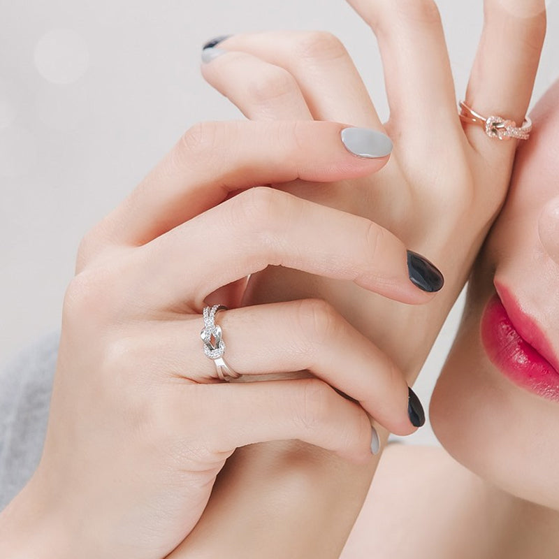 "Damer justerbar vänskaps knut ring i guld, gyllen rosa och silver. Tidlös design med elegant knutmotiv."