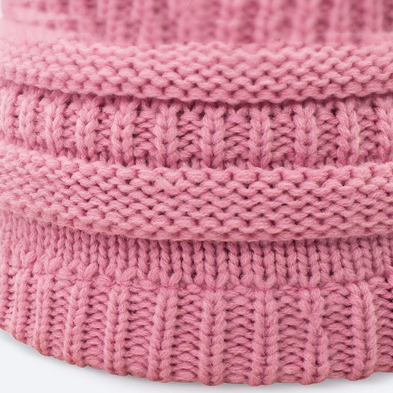 "Damer stickat hästsvansmössa i flera färger, mjukt material, unik design, visar hästsvans, modetillbehör som passar alla."