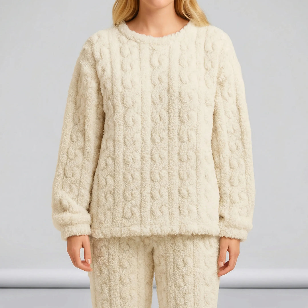 Bekvämt tvådelat dam-pyjamasset Amy med långa ärmar i mjukt tyg, idealiskt som nattplagg & loungewear.