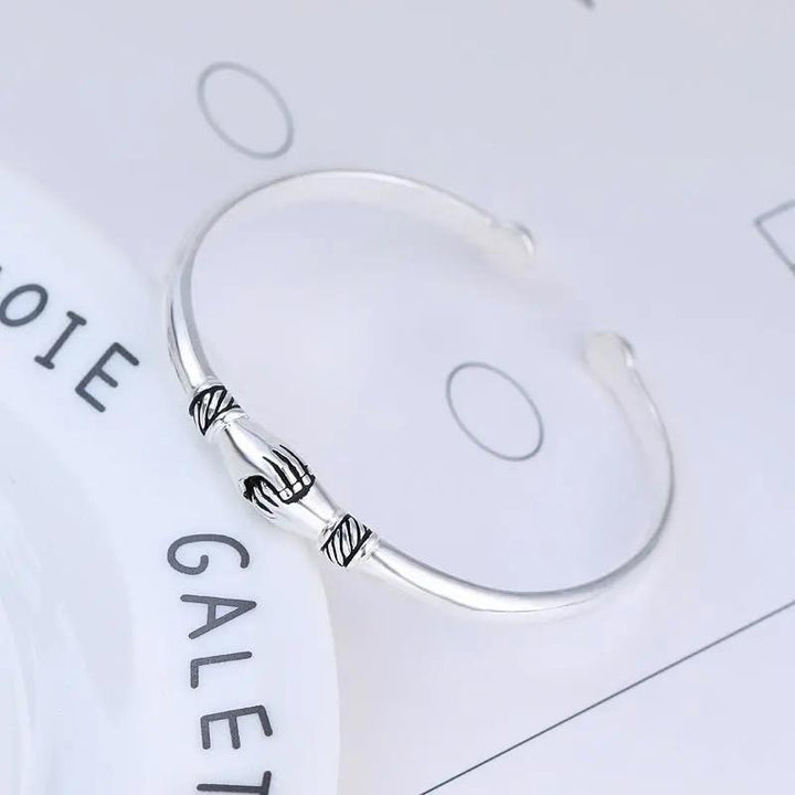 Damers S925 silverarmband med justerbar slinga och elegant design, perfekt för vänskap och alla tillfällen.