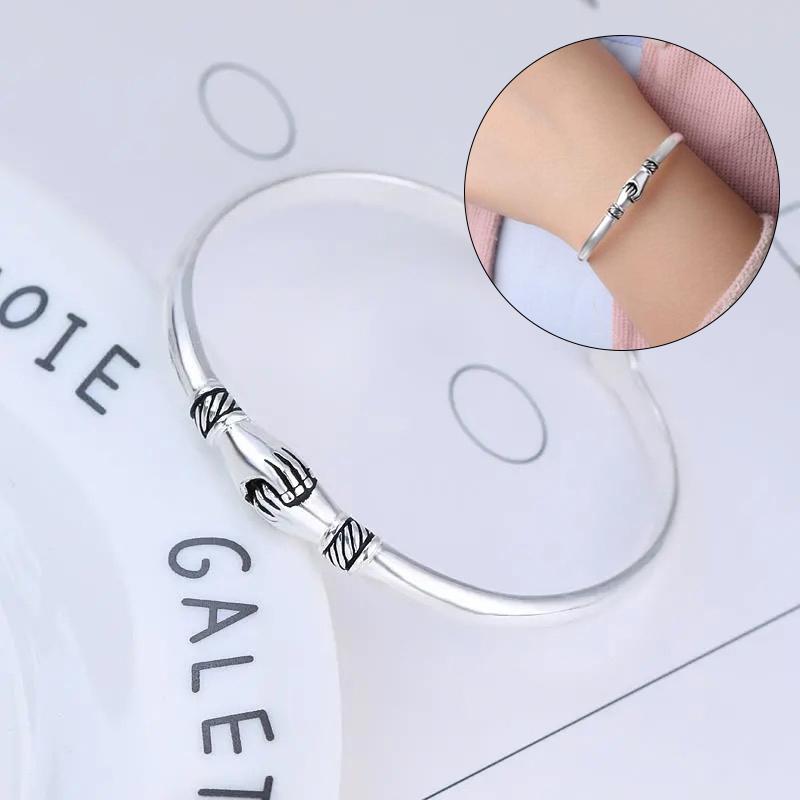 Damers S925 silverarmband med justerbar slinga och elegant design, perfekt för vänskap och alla tillfällen.
