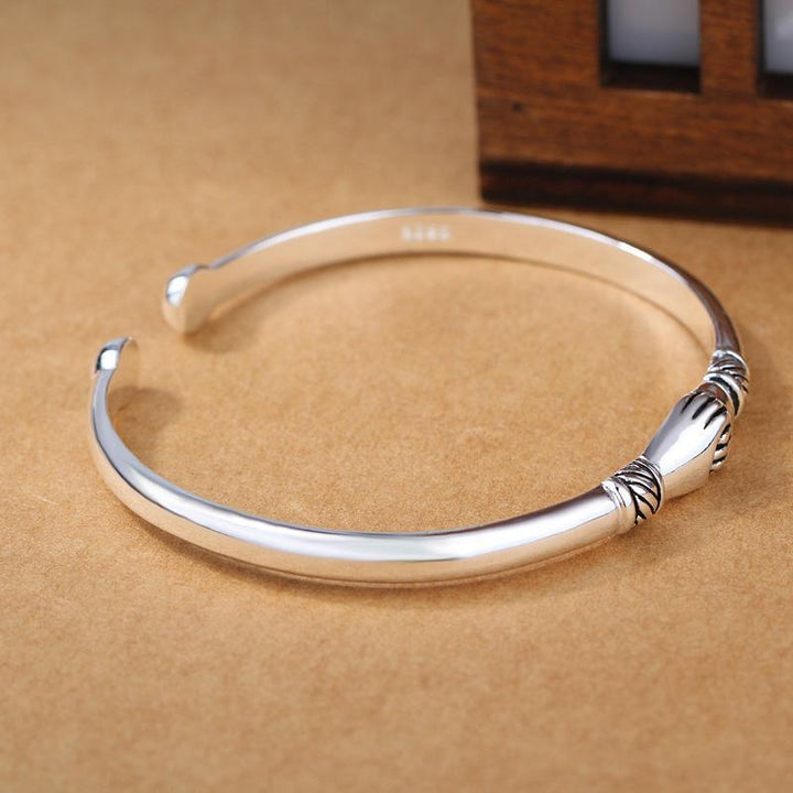Damers S925 silverarmband med justerbar slinga och elegant design, perfekt för vänskap och alla tillfällen.