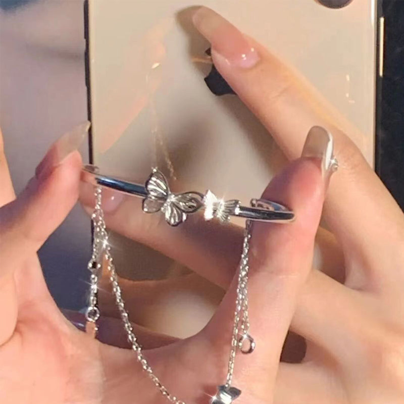 "Damhalsband med dubbla rosetter i silver, elegant design för damer, justerbar kedja, nickelfritt och blyfritt smycke"