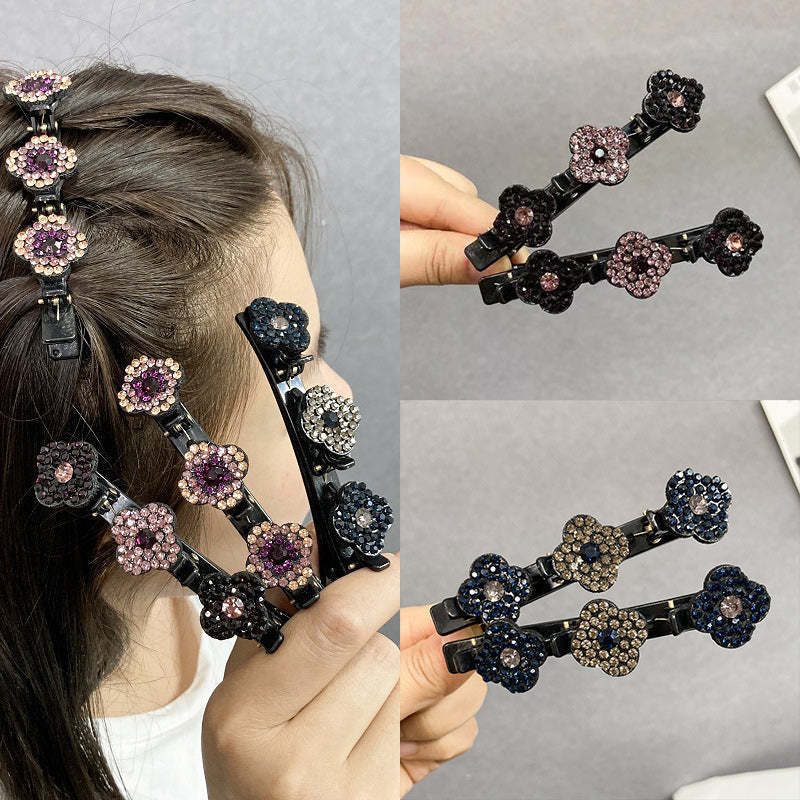 "Damhårklämma med tre strassblommor, glittrande, elegant accessoar för kvinnor, perfekt för glamorös stil."