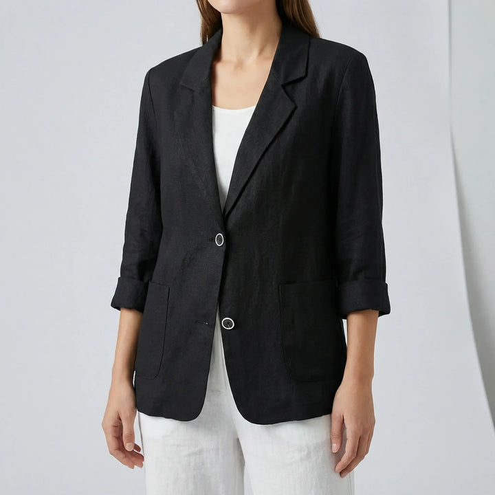 Bekväm damkavaj med avslappnad passform. Olivia blazer, stilren jacka med trekvartsärm för kvinnor. Perfekt för mode.