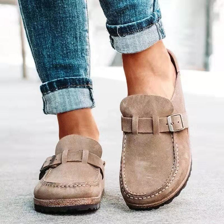 Bruna damloafers med spänne, perfekta vardagsskor i mockaliknande material, lätt att ta på.