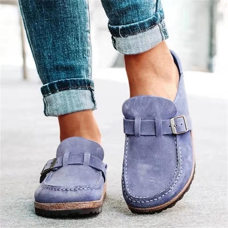 Bekväma och eleganta damloafers för höstbruk, med mockakänsla och ett stilrent spänne.