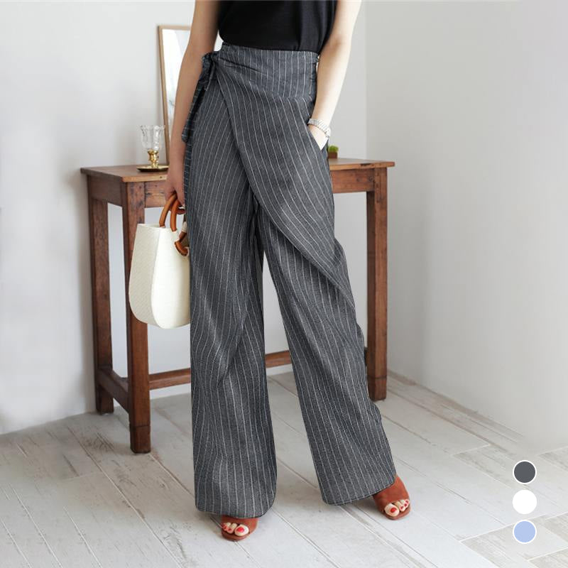 "Damrandiga byxor med hög midja i lös passform, elegant och luftig polyester för stilfull och bekväm vardagslook."