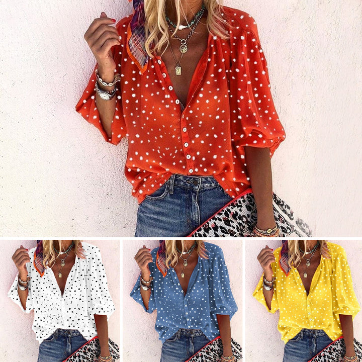 "Dams blus med polka dots, lös passform, prickigt mönster, perfekt för chic vardagsstil och bekvämlighet."