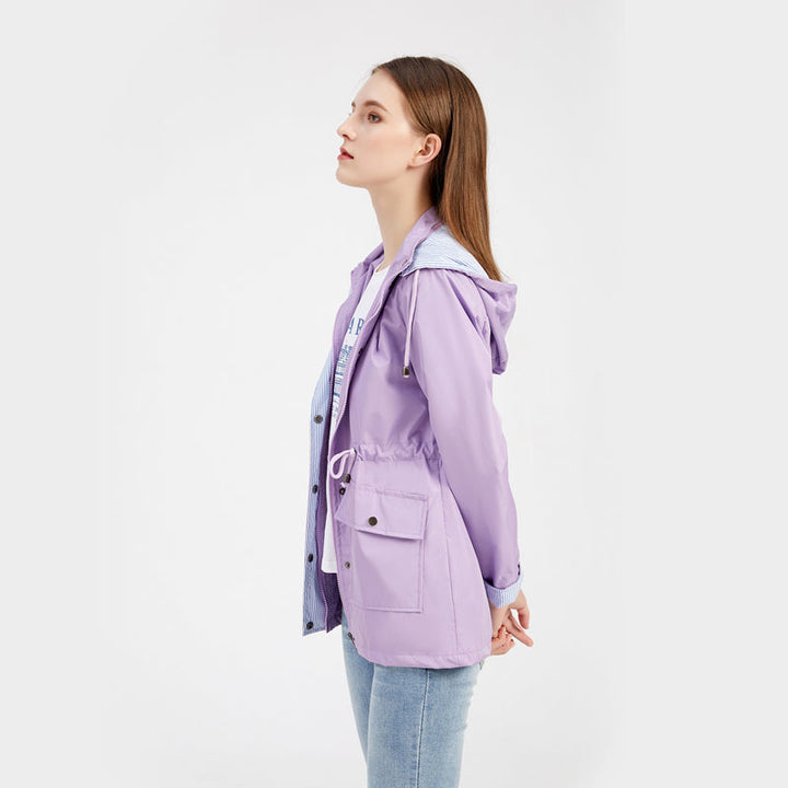 "Dams vattentät mellanlång trenchcoat med dragsko, elegant stil, vinröd färg, praktisk och trendig för alla väder."