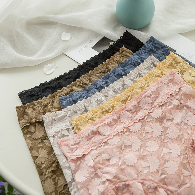 "Damtrosa i spets, hög midja, sexig design, blommig spets, mjukt material, ger slät silhuett, komfort och stil."