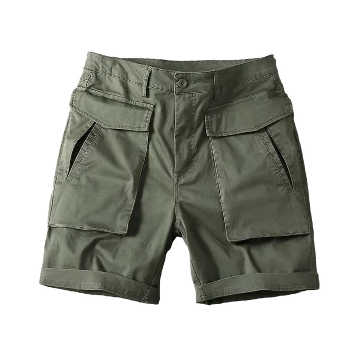 Detaljbild av svarta taktiska cargoshorts för herrar, visar rymliga lårfickor och hållbara sömmar.