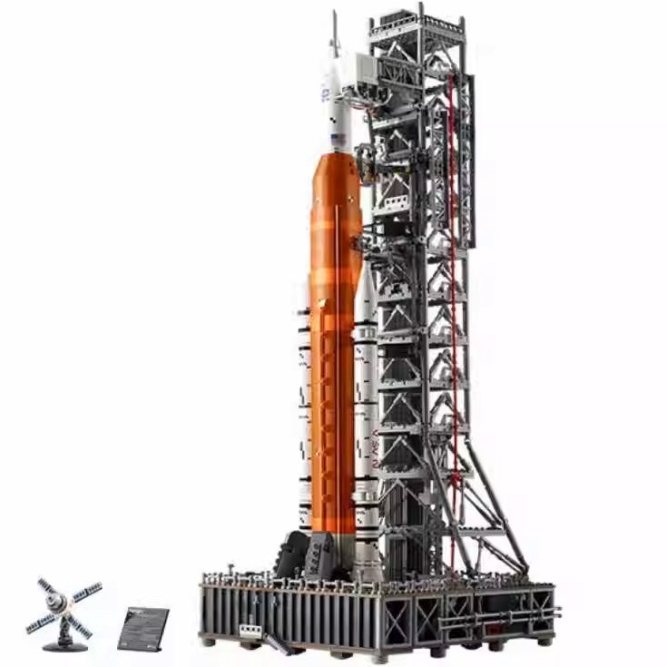 Detaljerad NASA Artemis raket modellkit, färdigbyggd. En imponerande uppvisning av rymdutforskningsteknik.