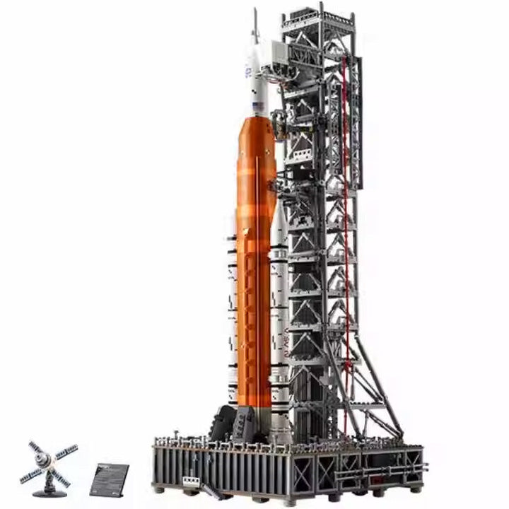 Detaljerad NASA Artemis raket modellkit, färdigbyggd. En imponerande uppvisning av rymdutforskningsteknik.