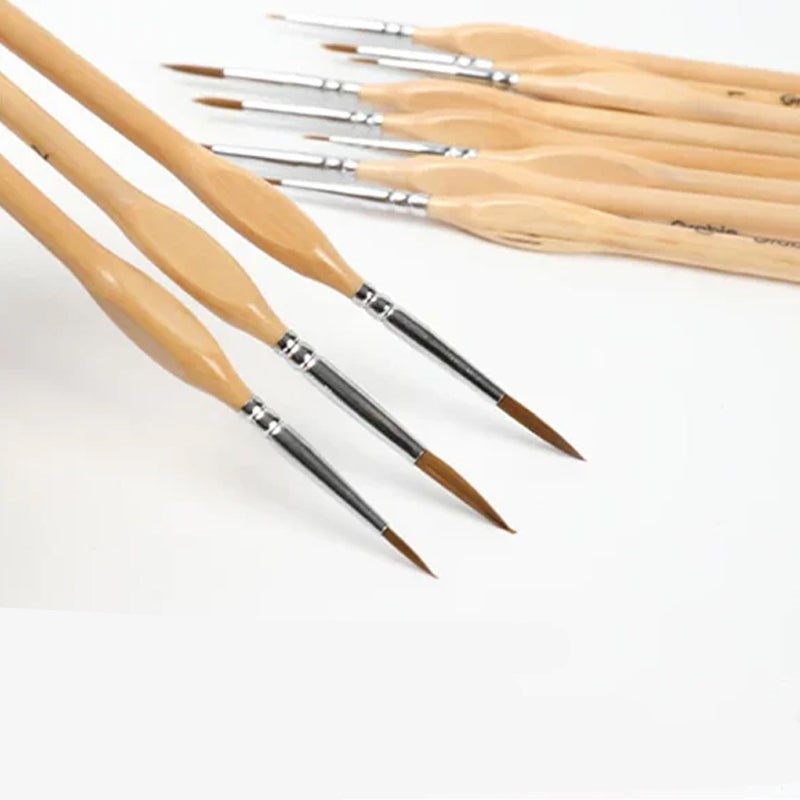 "Detaljpenselsats med 11 precisionsborstar, ergonomiska trähantag, perfekt för konstmålning och modellering."