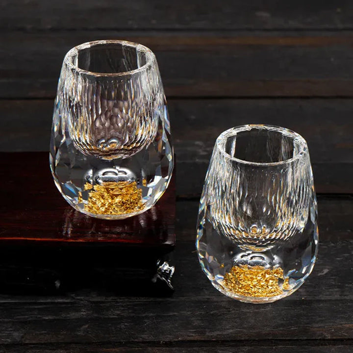 "Diamantformade stamlösa vinglas, elegant regnbågseffekt, stabil bas, högkvalitativa glas för hem och fest"