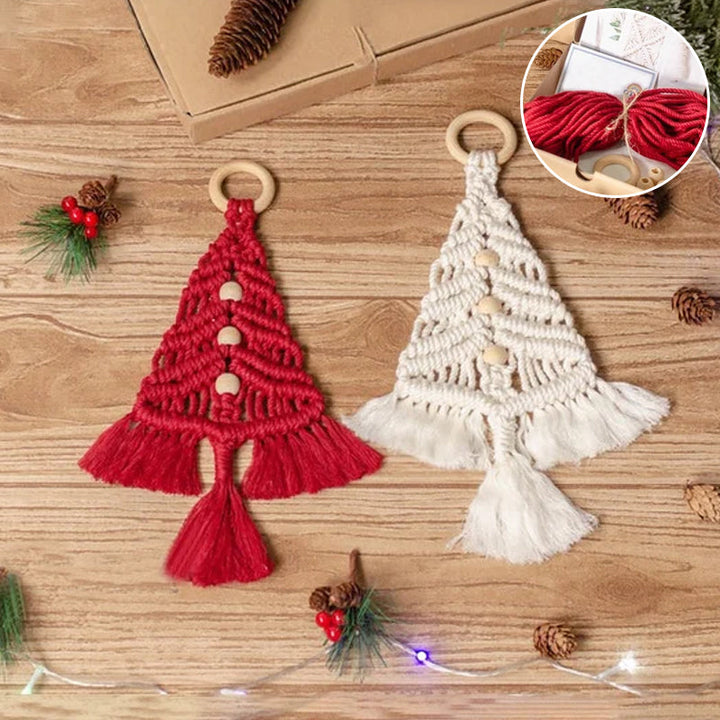 "DIY julgran i färgglada delar för kreativ dekoration och personlig julkänsla, perfekt för hem och interiör."