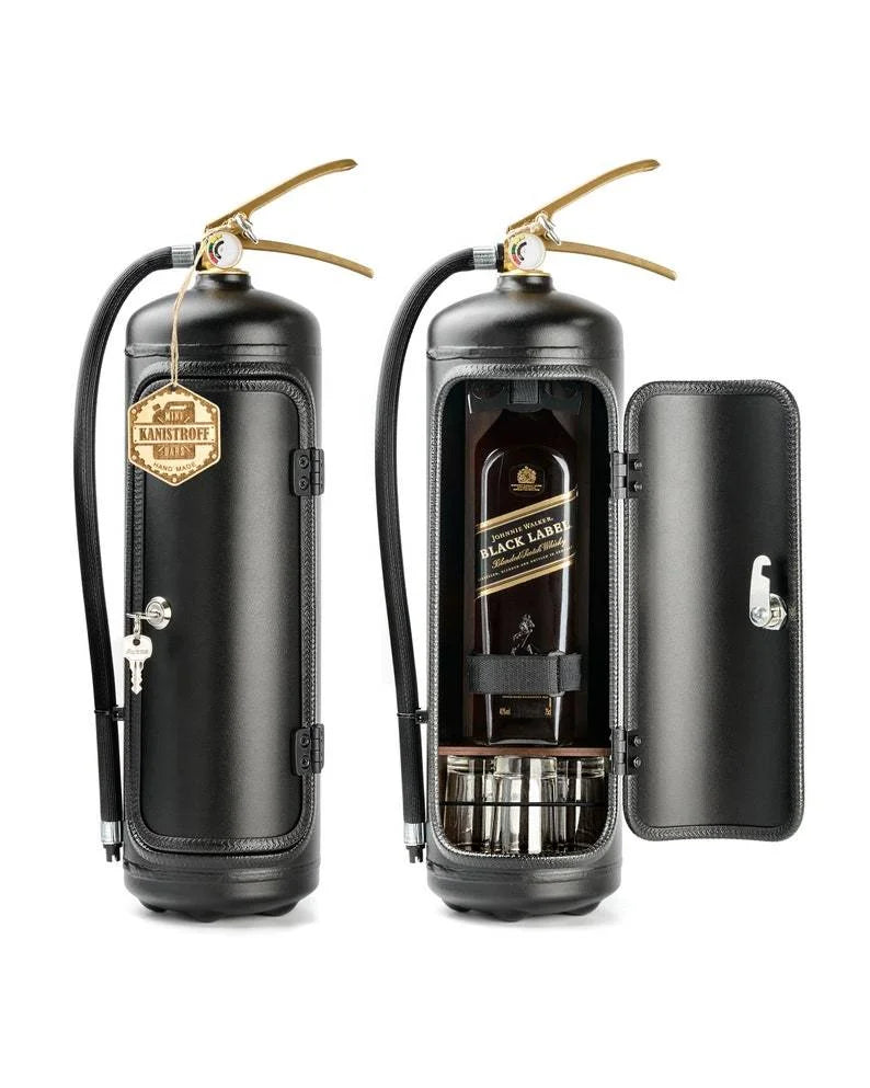 Kreativ brandsläckare bar, en oväntad minibar. Perfekt förvaring och spännande presentidé.
