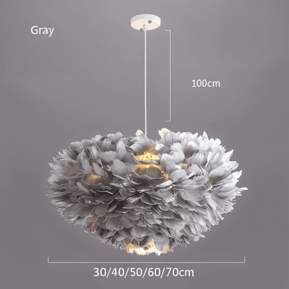 Elegant justerbar taklampa med fjäderdesign. Handgjord belysning för mysigt vardagsrum.