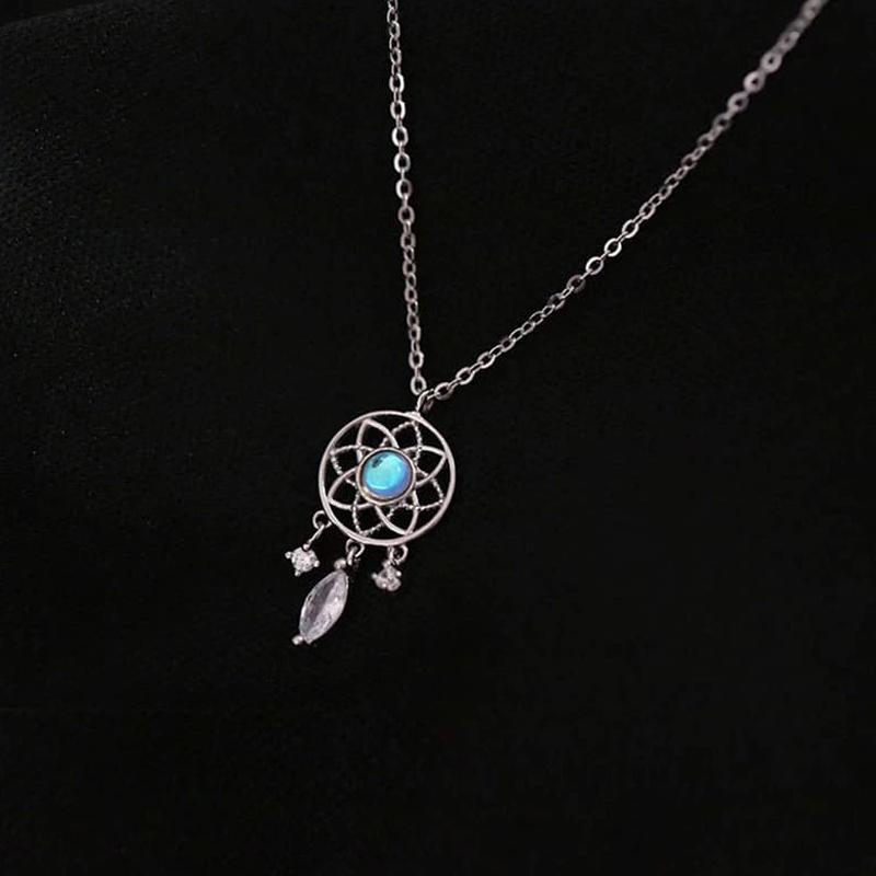 Drömfångarhalsband för damer i hållbar legering med zirkon, lätt design, symboliserar skydd mot negativa drömmar.