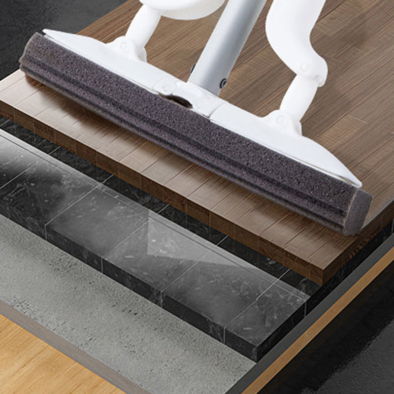 "Effektiv infällbar svampmopp med justerbart handtag, ergonomisk design och hög vattenabsorption för enkel städning."