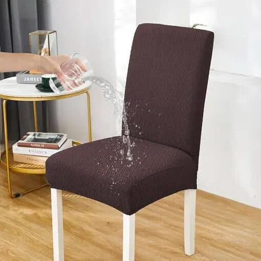 Moderniserande stolsöverdrag i stretch som ger matplatsen en fräsch ny look. Perfekt skydd.