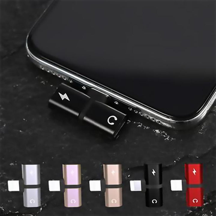 "Elegant 2-i-1 hörlursadapter för iPhone med dubbla portar, kompakt och portabel, för ljud och laddning samtidigt."