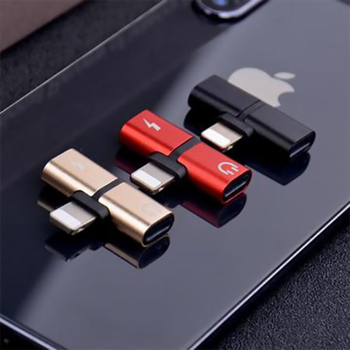 "Elegant 2-i-1 hörlursadapter för iPhone med dubbla portar, kompakt och portabel, för ljud och laddning samtidigt."