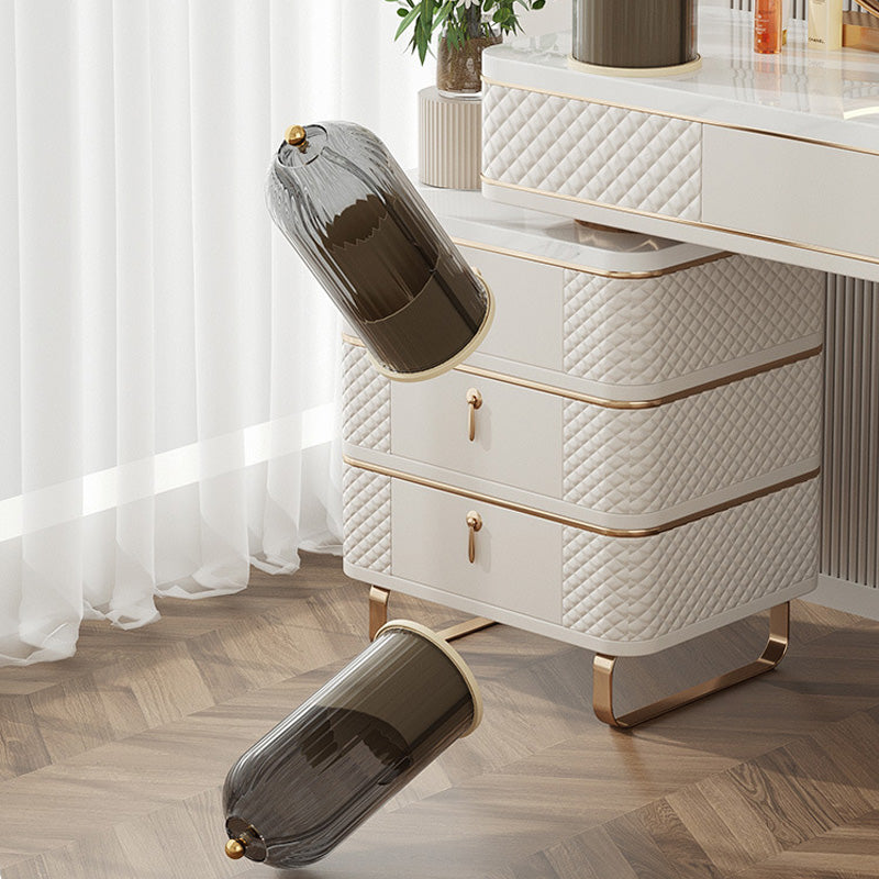 "Elegant 360° roterande makeupborstorganizator i PP+ABS med flera fack för sminkborstar, perfekt för skönhetsordning."