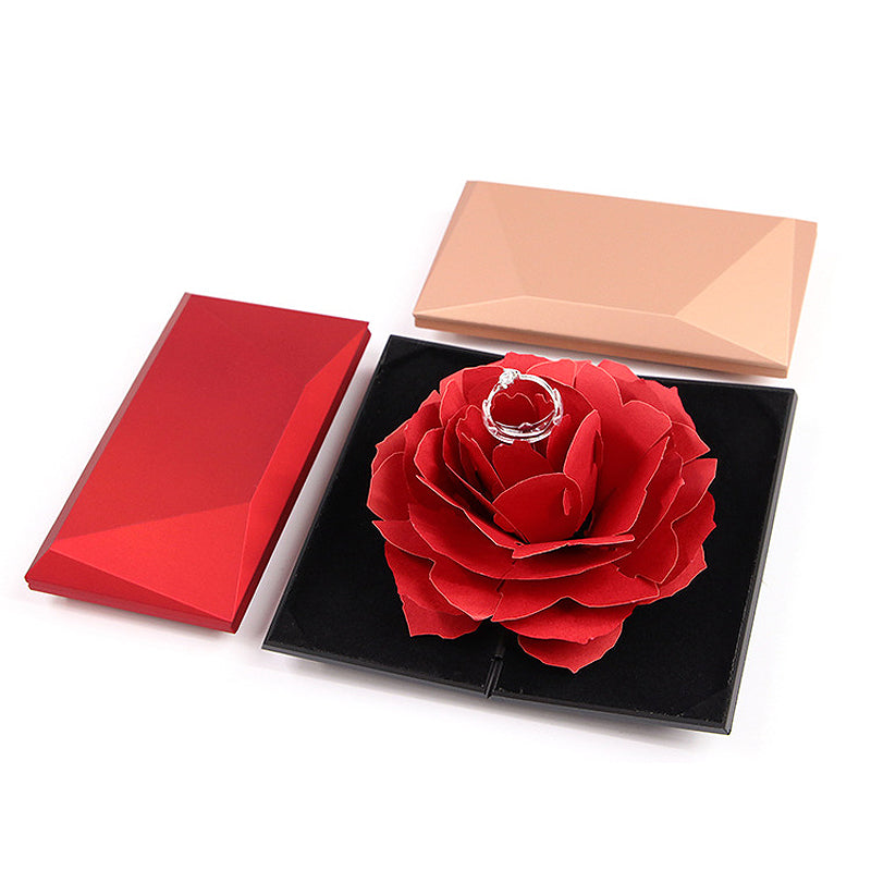 "Elegant 3D ros ringbox för speciella tillfällen, röd blomma med unik design, perfekt present för bröllop och förlovningar."