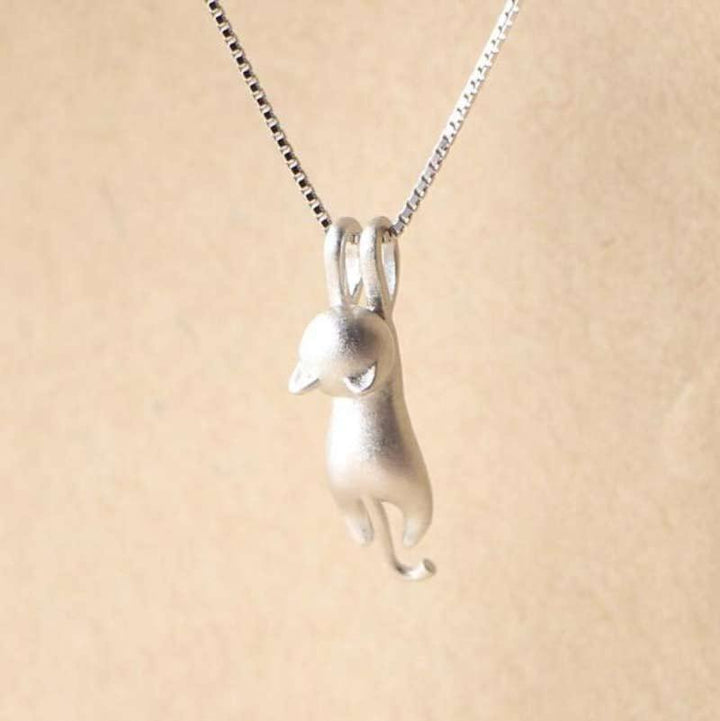 Elegant 925 silverhalsband med detaljerat katthänge, perfekt för kvinnor och kattälskare. Smycke med djurmotiv.
