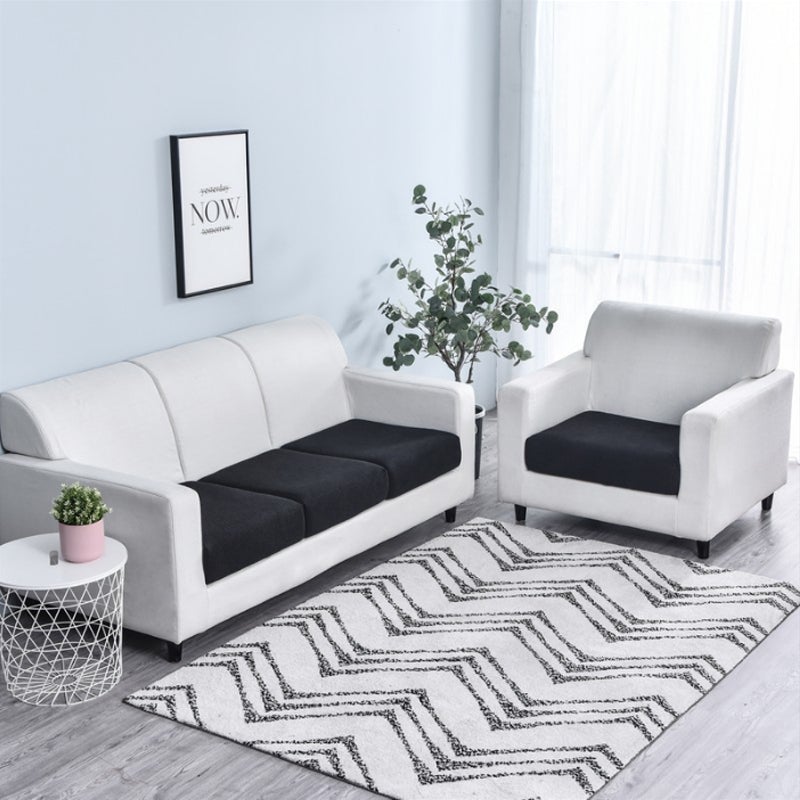 "Elegant avtagbart soffsitsöverdrag i mjuk sammet med modern design, skyddar och förnyar din soffa med stil och komfort."