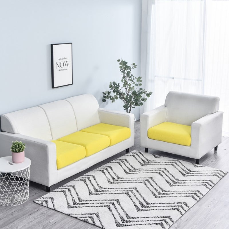 "Elegant avtagbart soffsitsöverdrag i mjuk sammet med modern design, skyddar och förnyar din soffa med stil och komfort."