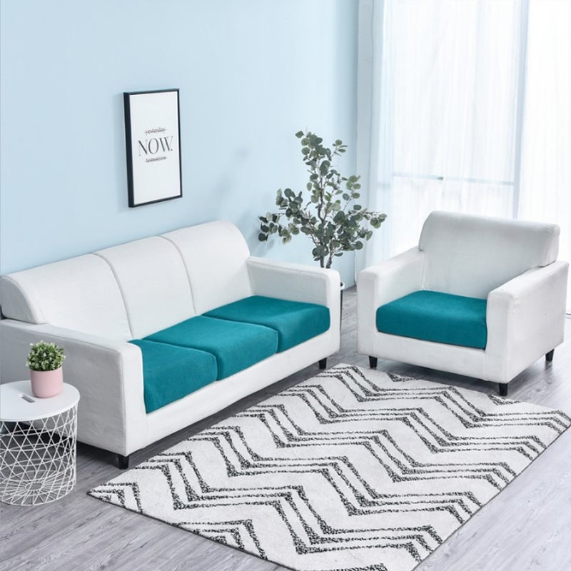 "Elegant avtagbart soffsitsöverdrag i mjuk sammet med modern design, skyddar och förnyar din soffa med stil och komfort."