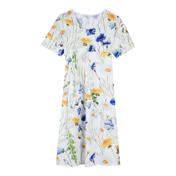 "Elegant blommig A-linje sommarklänning med rund hals i vitt, blått och gult, perfekt för sommardagar och fester."