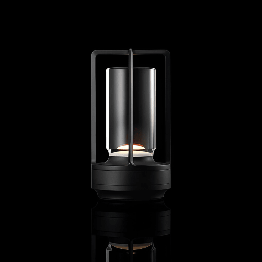 Stämningsfull bordslampa som lyser upp kvällen. Vattentät och trådlös, idealisk för uteplatsen.