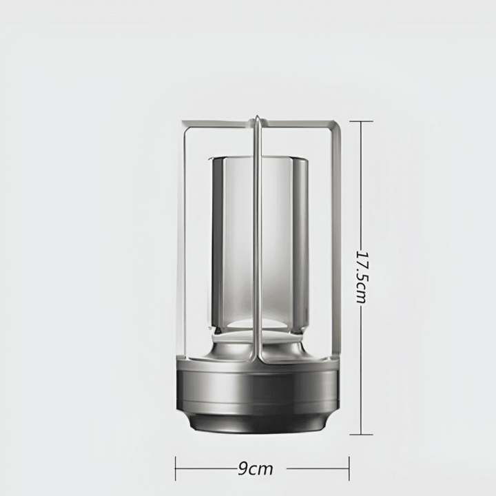 Elegant och vattentät bordslampa. Skapa stämningsfull atmosfär utomhus med denna portabla lampa.