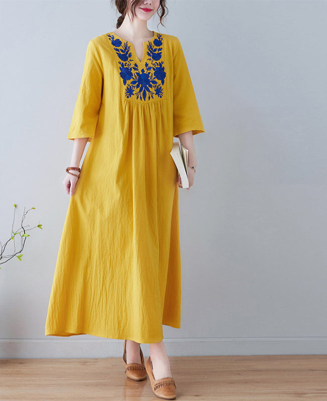 "Elegant broderad sommarklänning med V-ringning, kort ärm och lång kjol, i färger vit, gul, röd och grön för kvinnor."