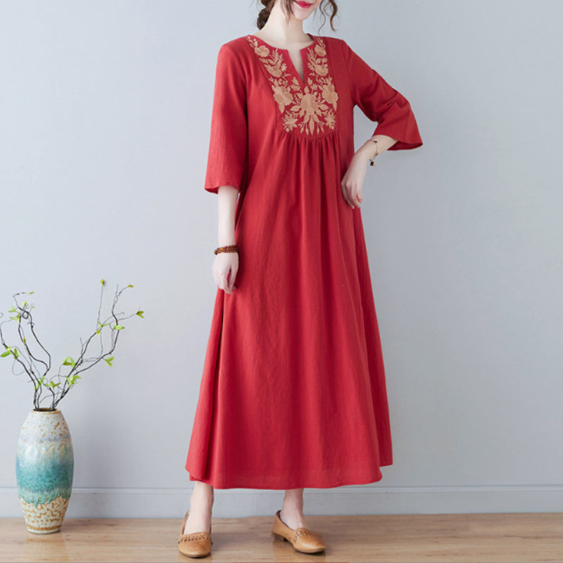"Elegant broderad sommarklänning med V-ringning, kort ärm och lång kjol, i färger vit, gul, röd och grön för kvinnor."