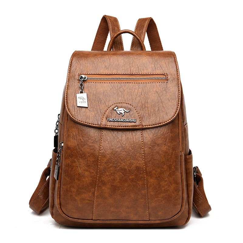 Svart elegant damsryggsäck med stilfull design. Funktionell ryggsäck för kvinnor, perfekt som vardagsaccessoar.