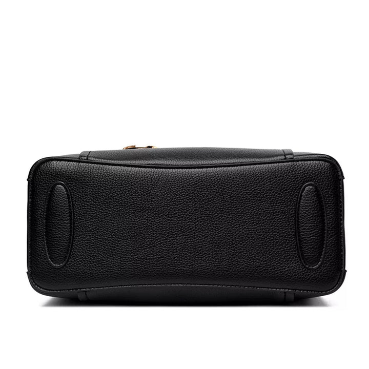 Chic damväska i axelremsmodell, med elegant skiktad design som håller dig organiserad.