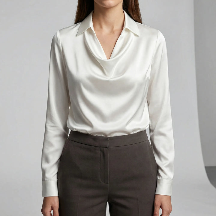 Professionell kontorsblus Sophie, långärmad med elegant drapering, passar moderna kvinnor.