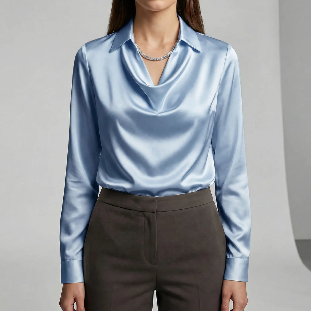 Dam blus Sophie, långärmad & draperad, en mångsidig bas i garderoben för elegant styling.