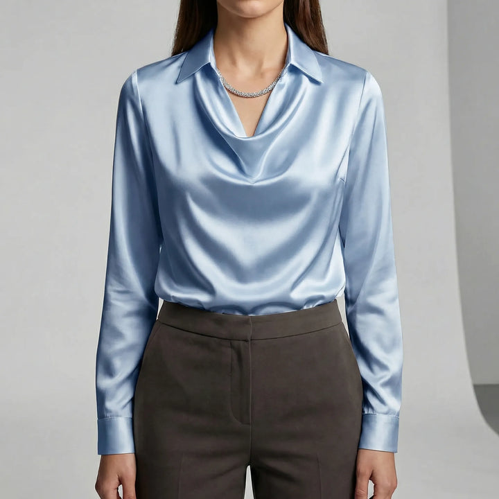 Dam blus Sophie, långärmad & draperad, en mångsidig bas i garderoben för elegant styling.