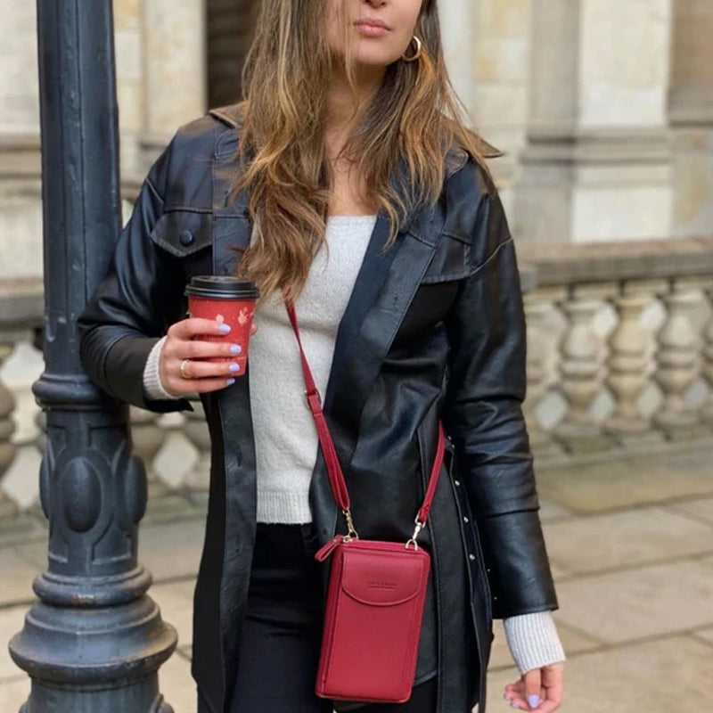 "Elegant dam crossbody telefonväska i rött PU-läder med avtagbar rem, rymligt fack för värdesaker, mångsidig design."