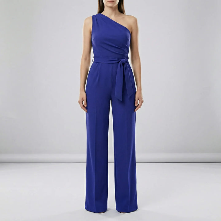 Elegant enaxlad dam jumpsuit i enfärgad design. Bekväm och stilren, passar utmärkt för sommarens evenemang.